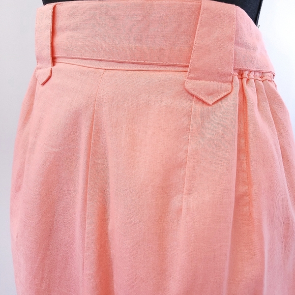 Vintage 1960s Coral High Waisted Pleated Bermuda Long Shorts - Picture 4 of 9